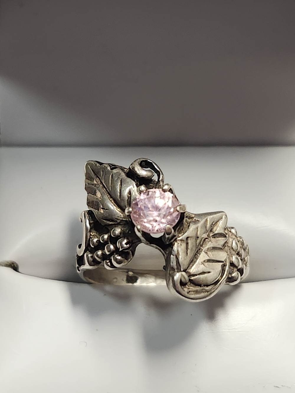 Vintage Sterling Silver Leaf Ring with Pink Glass Stone Size 6.75